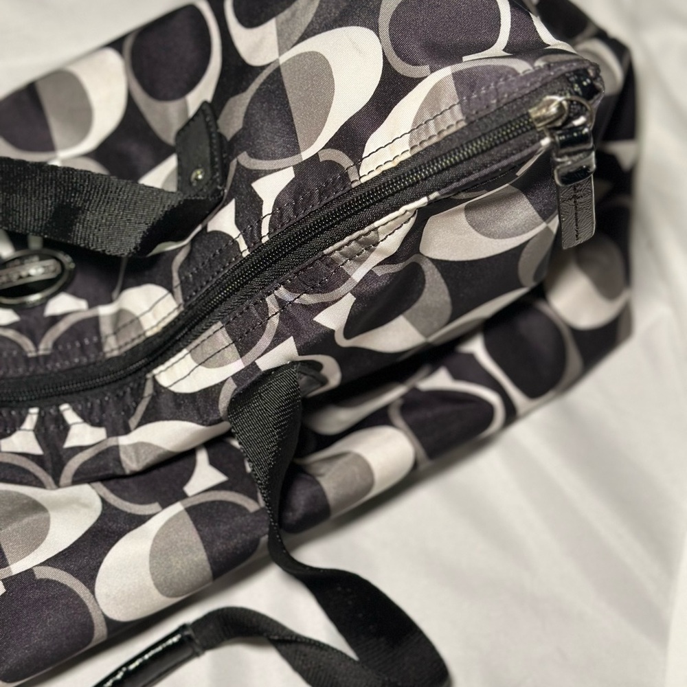 Coach Poppy Glam Signature Tote - Picture 6 of 9